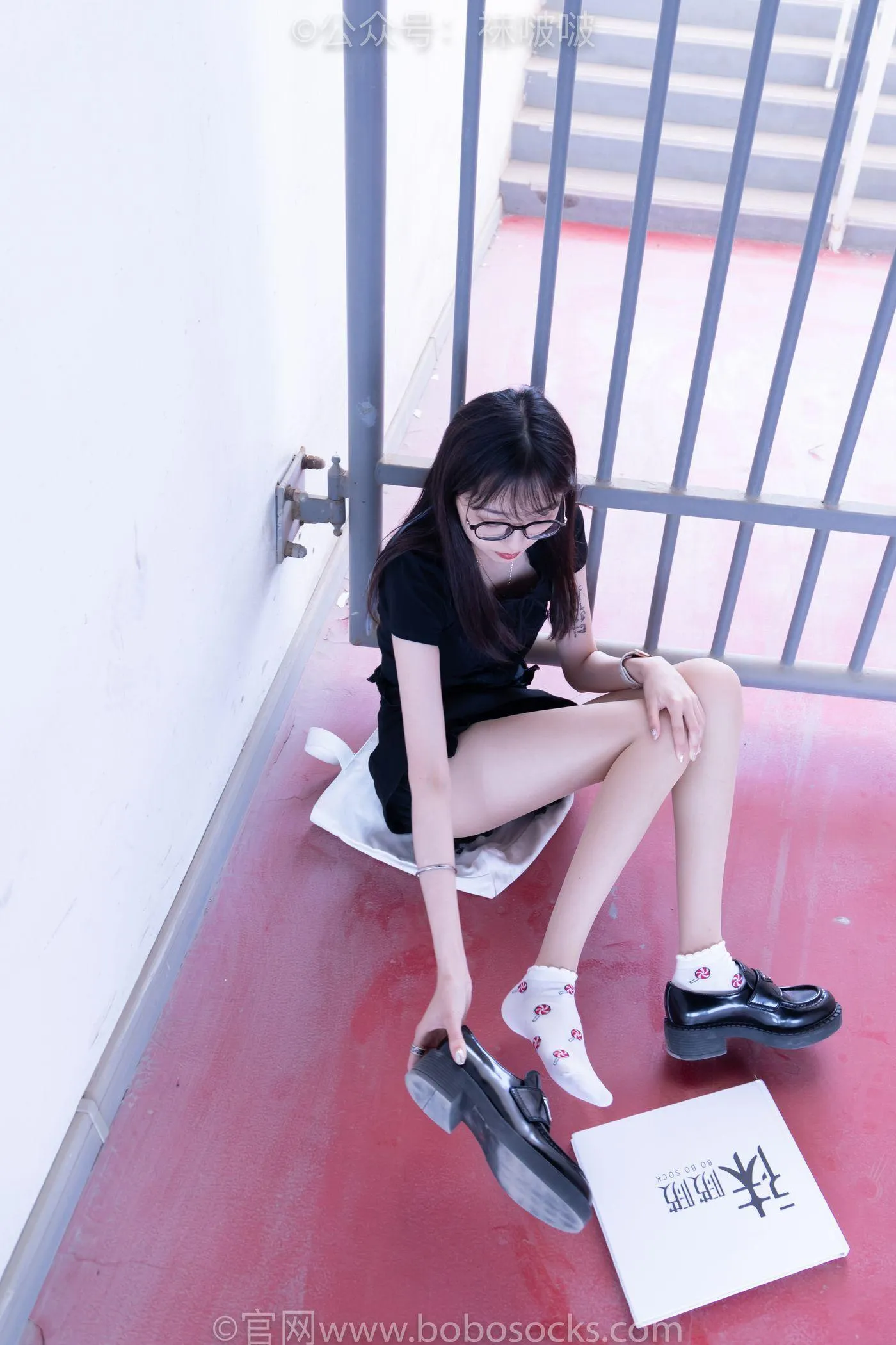 [BoBoSocks袜啵啵]NO.030 稚予- 皮鞋、短白棉袜、肉丝 [141P]插图